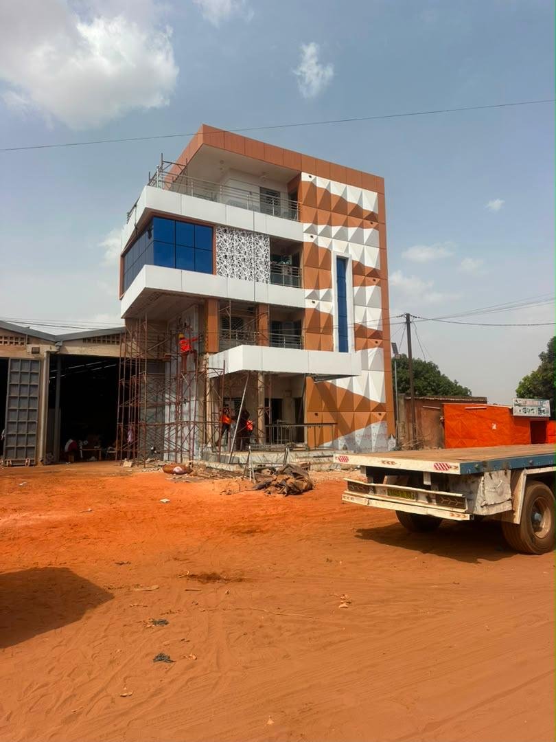Immeuble contemporain en phase de finition